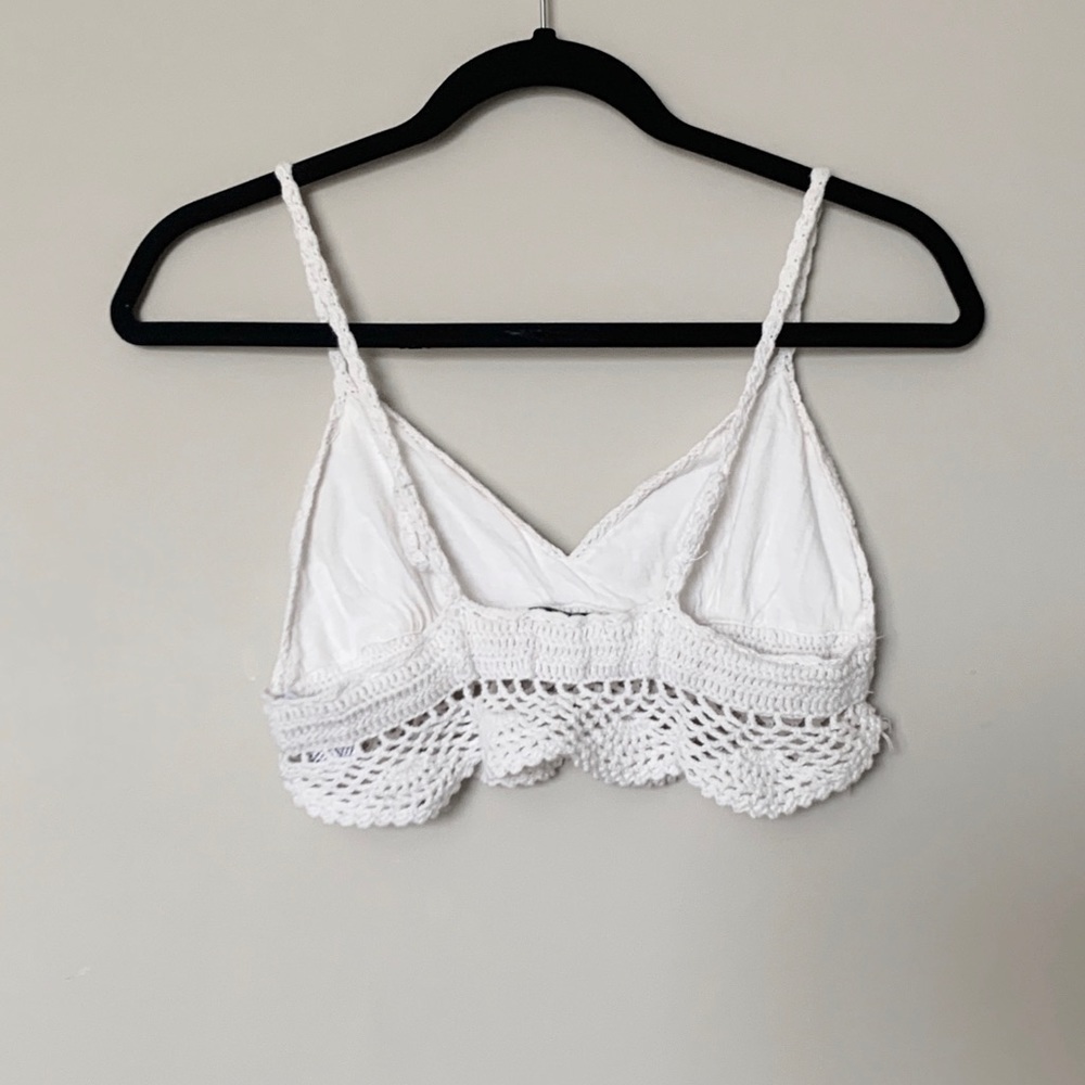 🎀2/$10 crop tops - American Eagle Crochet CropTop - Picture 2 of 4